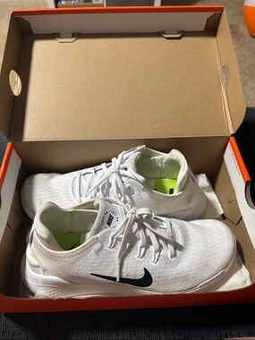 Nike women’s free run 2018 (no longer made)